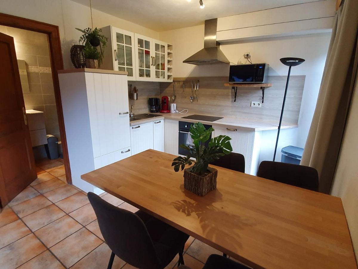 Relais Des Eveux Apartment Ла Рош ан Арден Екстериор снимка