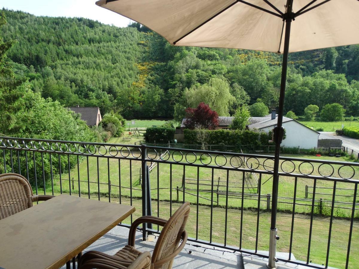 Relais Des Eveux Apartment Ла Рош ан Арден Екстериор снимка
